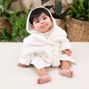 Kyte baby hooded toddler bathrobe white 6-18M